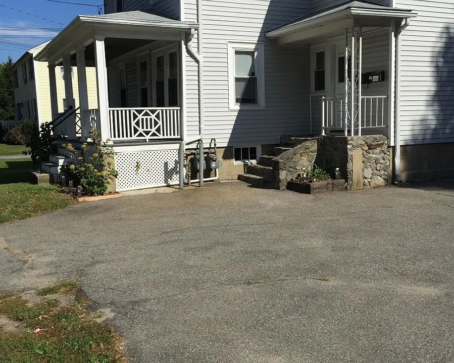1082 Main St #2