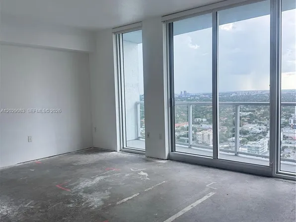 185 SW 7th St APT 3900, Miami, FL 33130