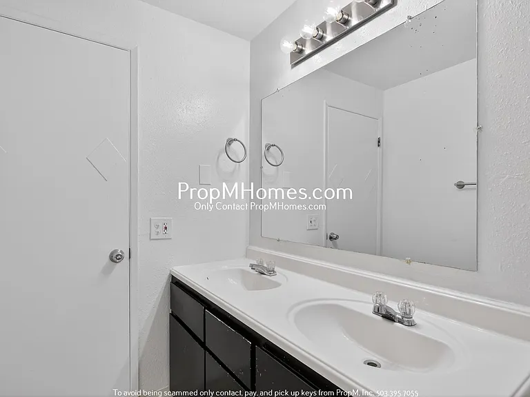 1131 NE 162nd Ave — Photo 9
