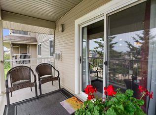 Palisades The, Spruce Grove, AB T7X 4P4