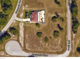 16 Nevis Ct, Cape Coral, FL 33912
