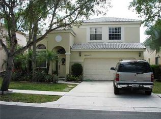 15744 NW 11th St, Pembroke Pines, FL 33028