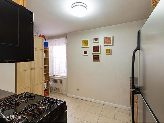 3rd image of 8746 Chelsea St APT 2J