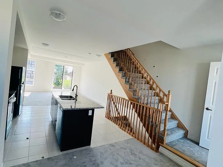 1475 Grand Prairie Path E — Photo 4