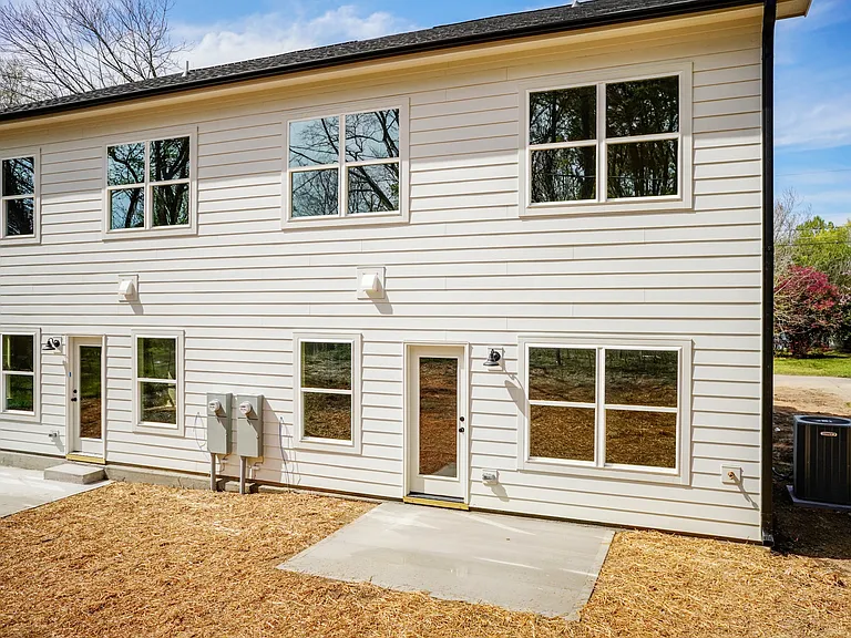 818 N Taylor St — Photo 32