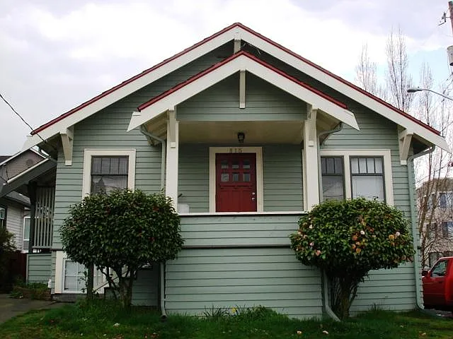 815 NE 65th St — Photo 1
