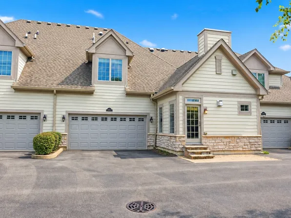 240 Regency Ct Unit C, Wauconda, IL 60084