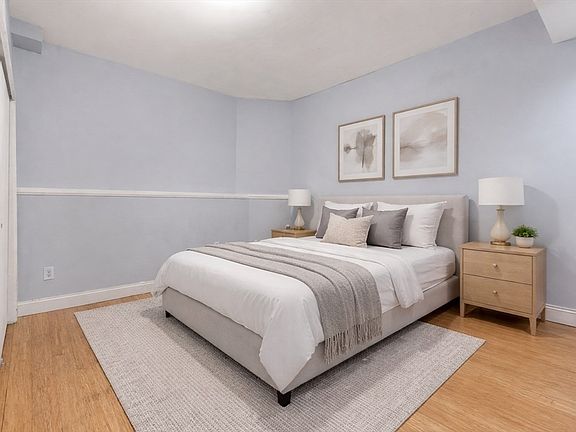 3rd image of 35 Bay State Rd APT Bf