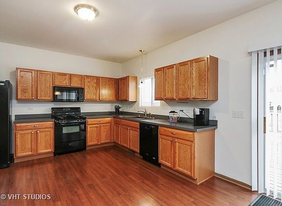 3rd image of 39251 Castleford Ln