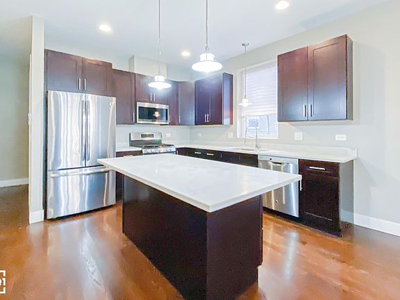 5th image of 2639 W Potomac Ave #1W