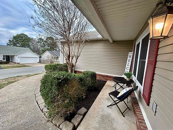 4th image of 413 Sharon