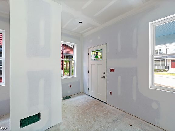 5th image of 2260 W 30th St