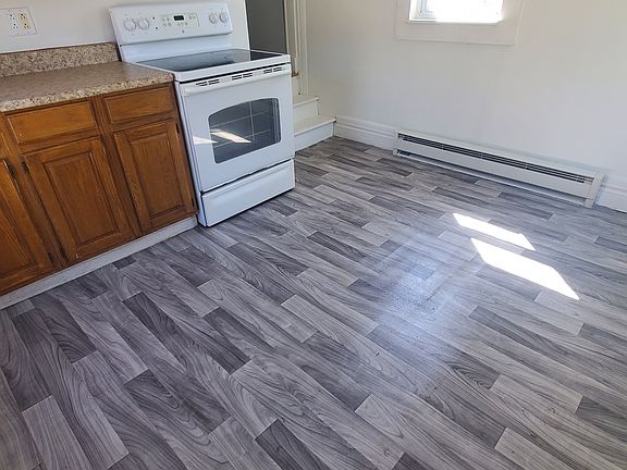 3rd image of 89 Narrow Ln #3