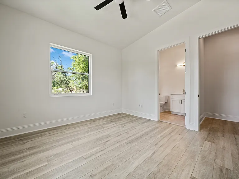 1033 Hammock Cir — Photo 31