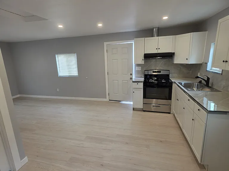 16746 Merrill St #B — Photo 14