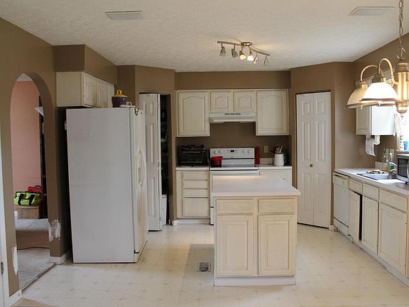 4th image of 51 N Bend Ct