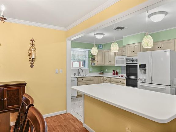 5th image of 46 Donelon Dr