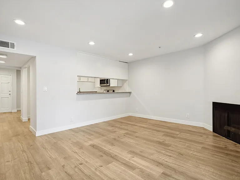 5662 La Mirada Ave. — Photo 12