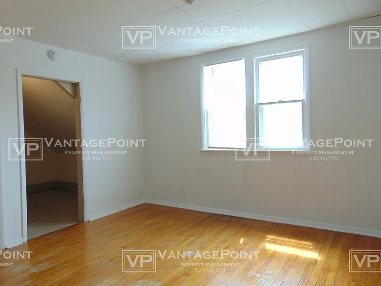 1163 McCormick St — Photo 5