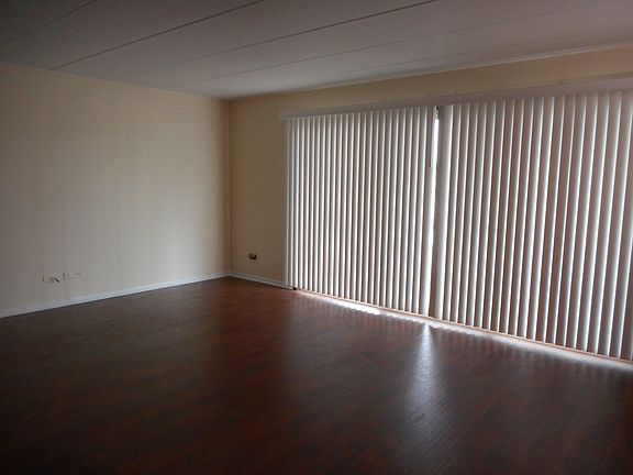 3rd image of 10225 S Komensky Ave APT 1G
