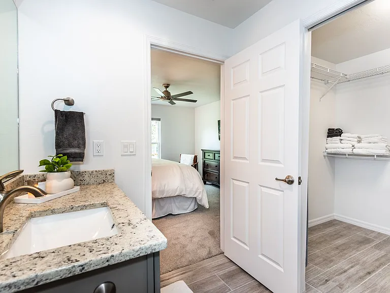 215 Lewis Cir #111 — Photo 26