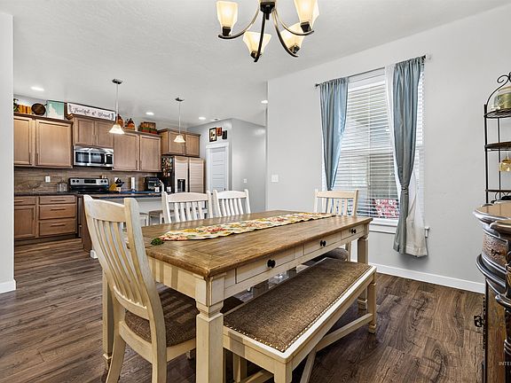 5th image of 1802 W Heavy Timber Dr
