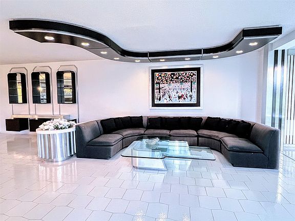 4th image of 800 Cypress Grove Drive #106