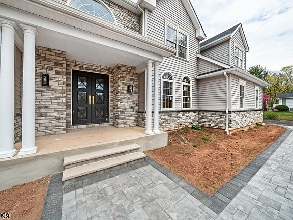 2nd image of 16 New Amwell Rd