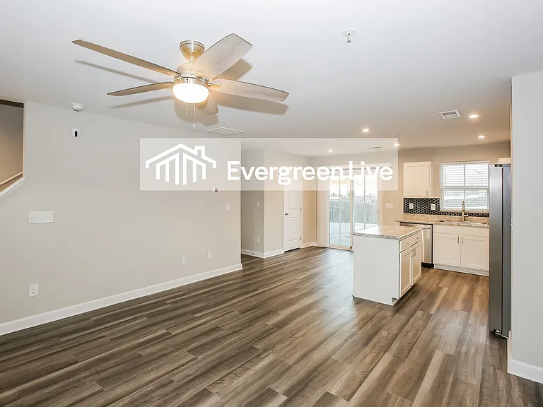 2450 Willow Pond Ln SE — Photo 7