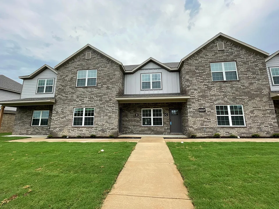 Front of townhouses from Oriole Street