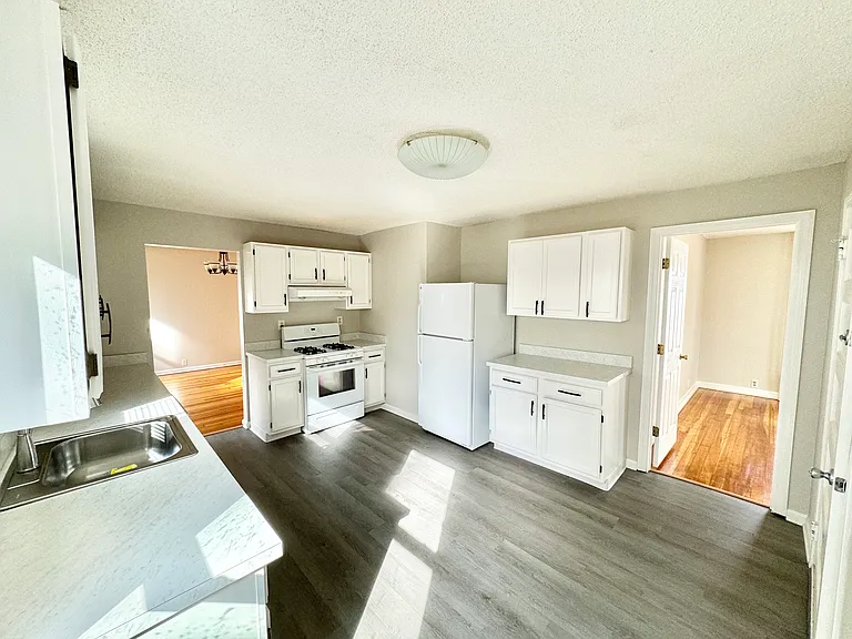 41 Putnam St #1 — Photo 11
