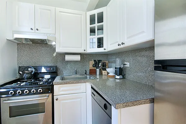 Rented by Corcoran | media 7