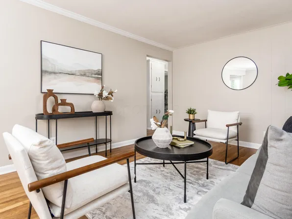 2203 Edgevale Rd, Columbus, OH 43221