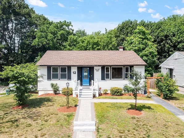 12 Beresford St, Lawrence, MA 01843