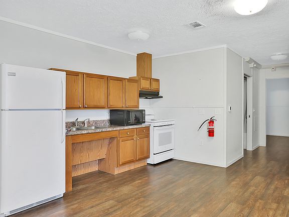 4th image of 95 NW 34th Ave