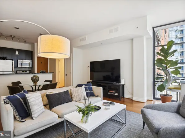 2120 Vermont Ave NW APT 221, Washington, DC 20001