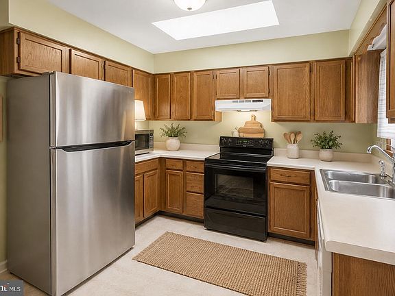 2nd image of 10417 Skinner Hill Dr