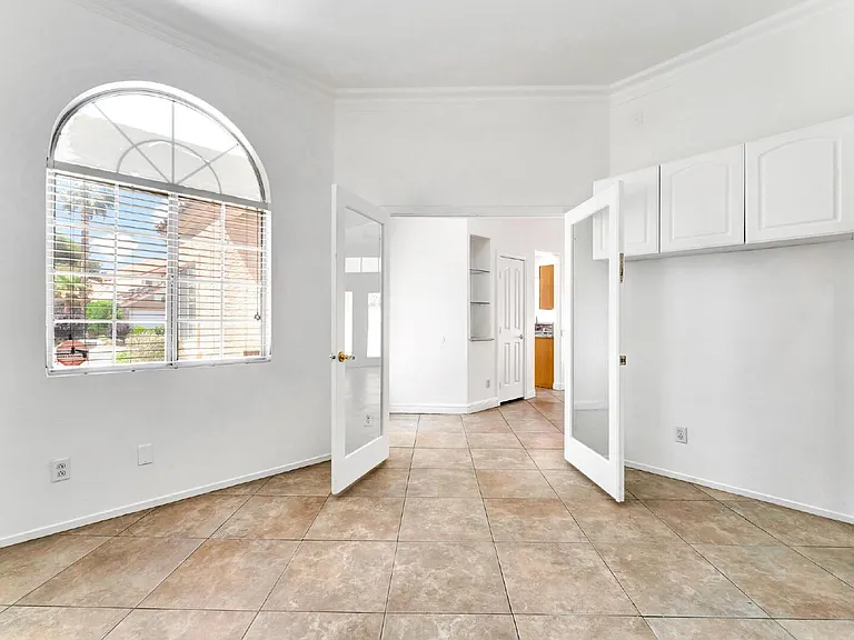 2560 Silver Shadow Dr — Photo 12