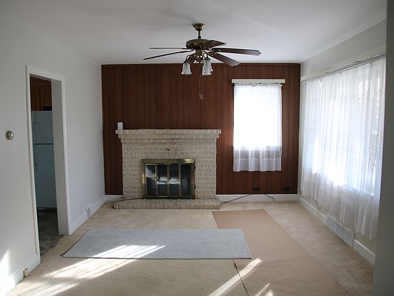 2nd image of 10911 Lincoln Ave