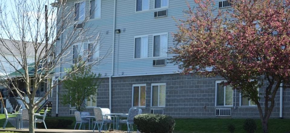 2nd image of 312 Clay St #1