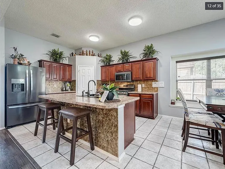 Windcastle Dr — Photo 14