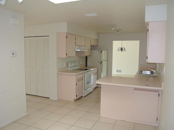5th image of 10494 Reims Ave