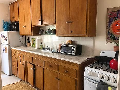 2nd image of 933 5th St #3