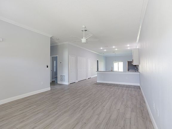 5th image of 309 Dundee Dr
