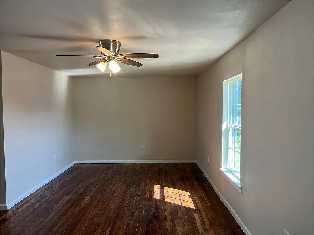 Building Photo - 3809 Brookside Dr