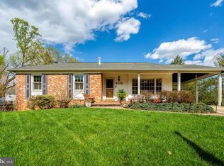 8320 Briar Creek Dr, Annandale, VA