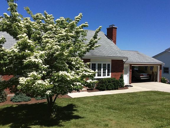 2nd image of 31 Crescent Dr