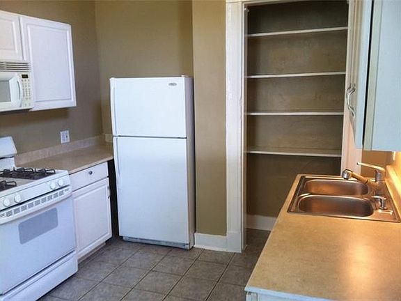 2nd image of 859 Olga St APT 4