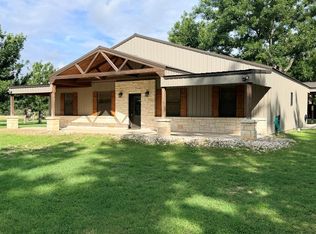105 Guinn Ave, Leakey, TX 78873