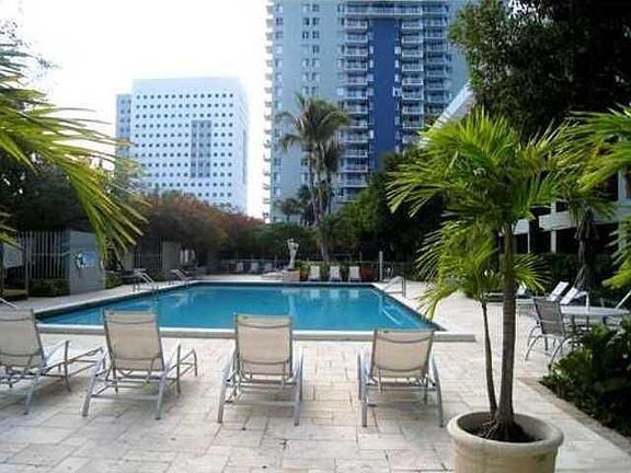 5th image of 800 N Miami Ave #E-202